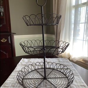 SLAH French Wire 3 Tiered Stand EUC